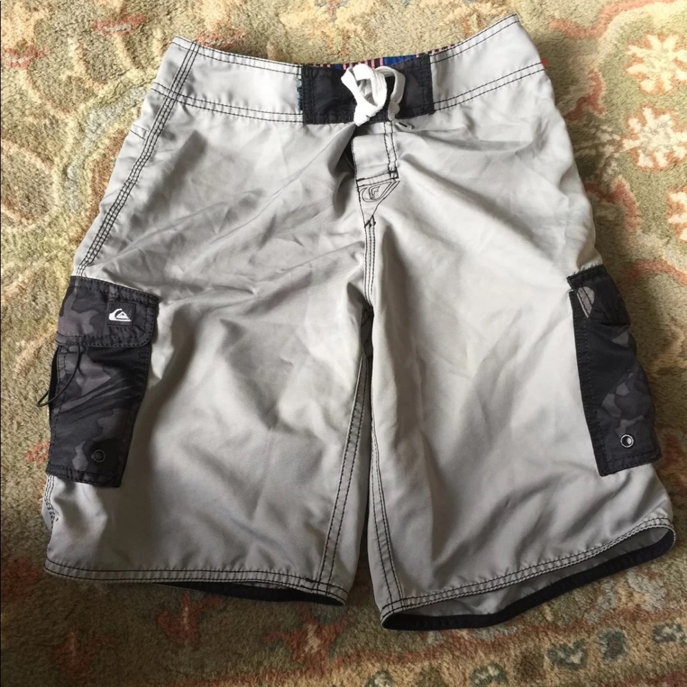 Boy’s Quiksilver board shorts swim suit 27 M